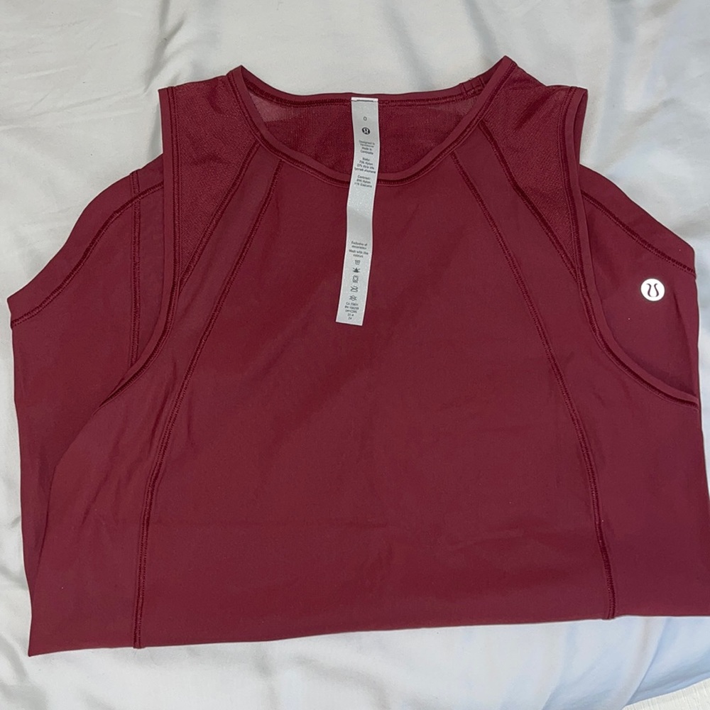Lululemon burgundy tank top